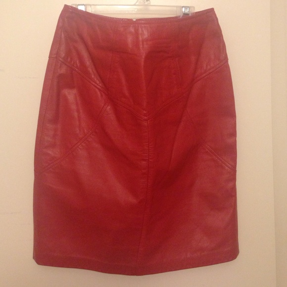 Vintage red leather skirt 🌹