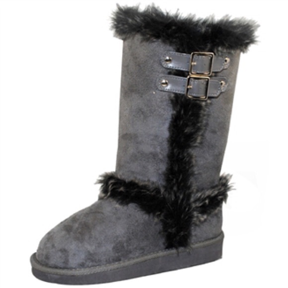 HOST PICK🎉🎉 5/12/15-BRAND NEW Gray Fur Boots