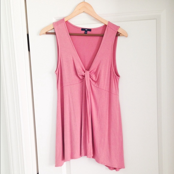 Flattering pink Gap knit tank top - Picture 2 of 3
