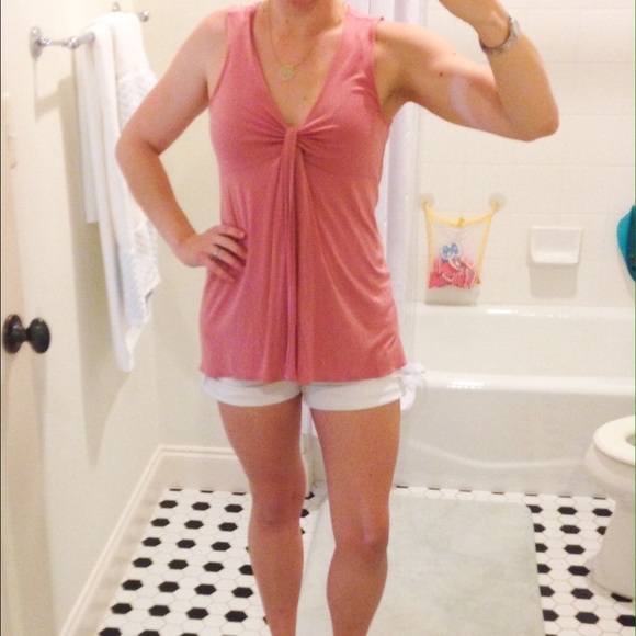 Flattering pink Gap knit tank top - Picture 3 of 3