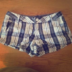 Rue 21 plaid shorts. Size 1/2 but fit like. 4/5