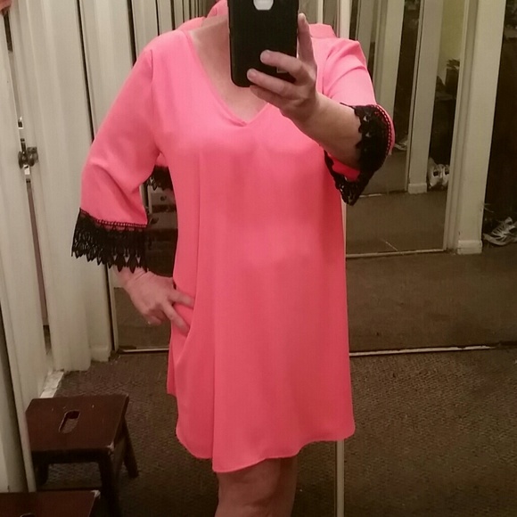 BEAUTIFUL BRIGHT PINK SHIFT DRESS - Picture 1 of 3