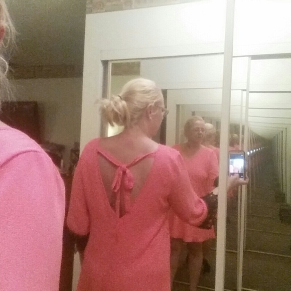 BEAUTIFUL BRIGHT PINK SHIFT DRESS - Picture 2 of 3