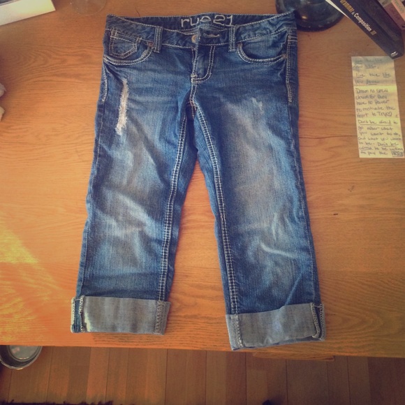 Capris - Picture 1 of 2