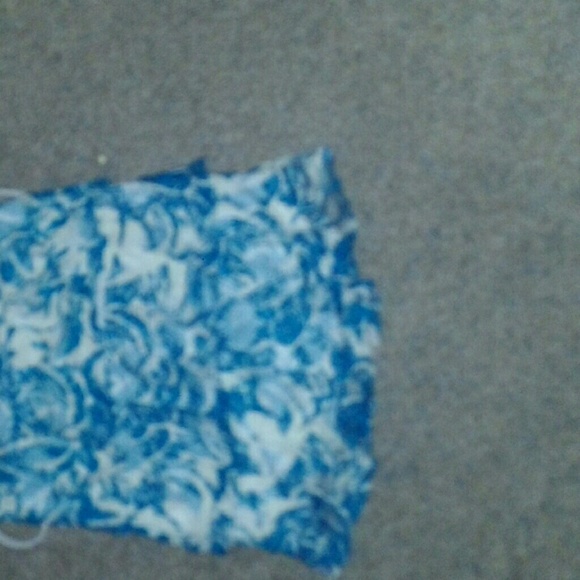 Top - Picture 2 of 2