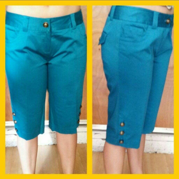 Turquoise capris