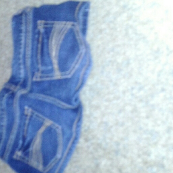 Shorts - Picture 3 of 3