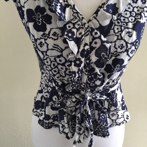 Belted ruffle top! - Picture 2 of 3