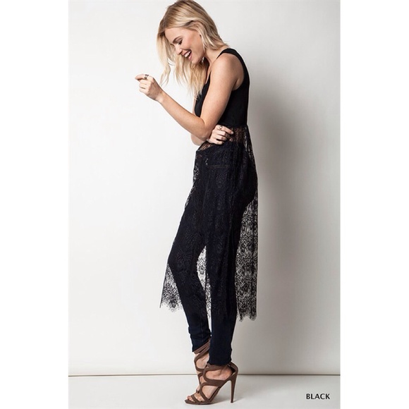 "Morgana" Long Top With A Lace Skirt - Picture 2 of 3