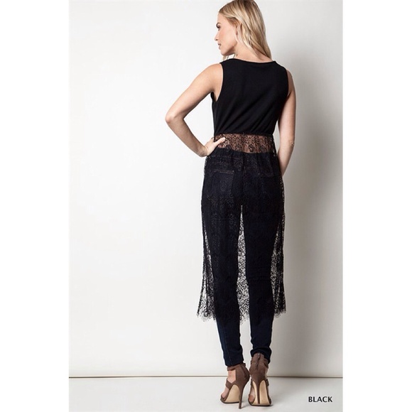 "Morgana" Long Top With A Lace Skirt - Picture 3 of 3