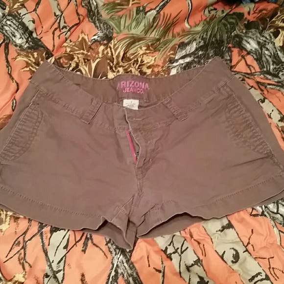 Size 3 Arizona shorts.