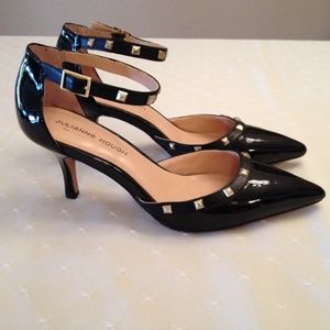 Black d'Orsay pumps