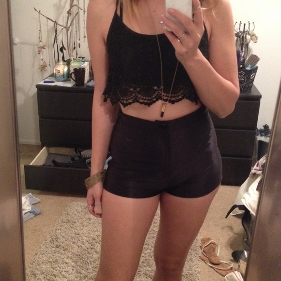 ❗️️SOLD❗️Black crop top🔮