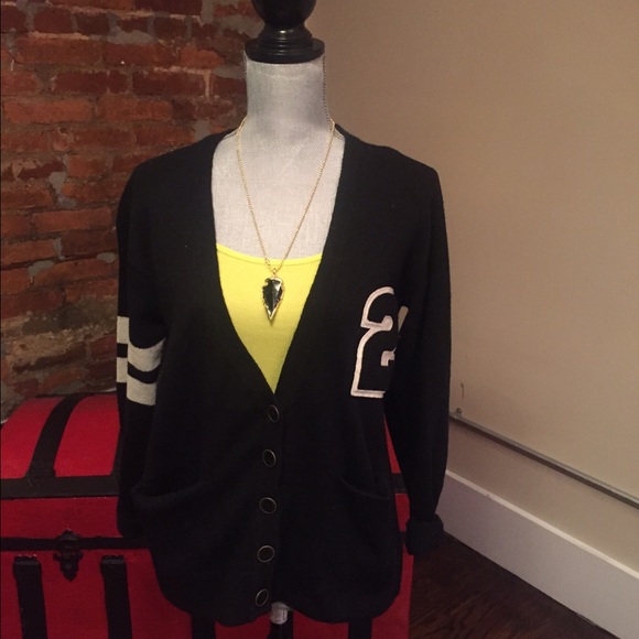 Sweater - Picture 2 of 4