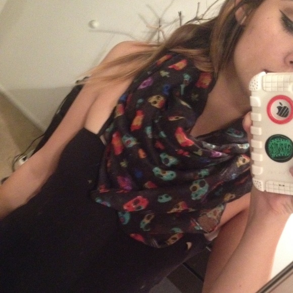 ❗️️SOLD❗️Colorful skull scarf