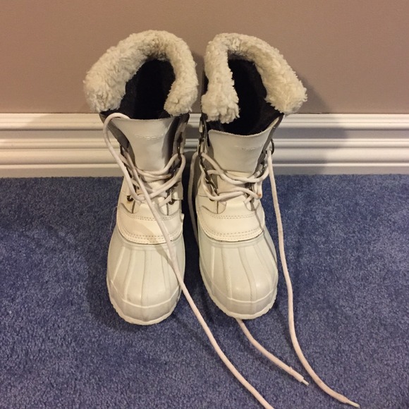 White winter snow boots