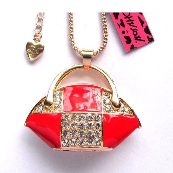 GC  shiny crystal Red Necklace - Picture 2 of 3