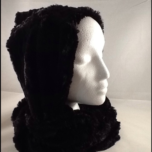Faux Fur Infinity Scarf -- NWOT