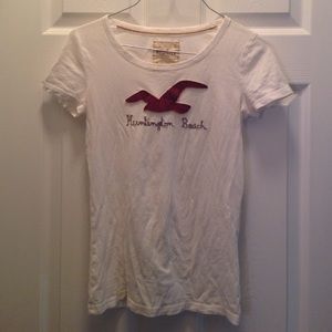 white hollister t shirt