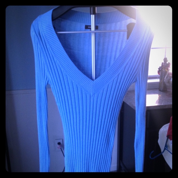 V neck sweater