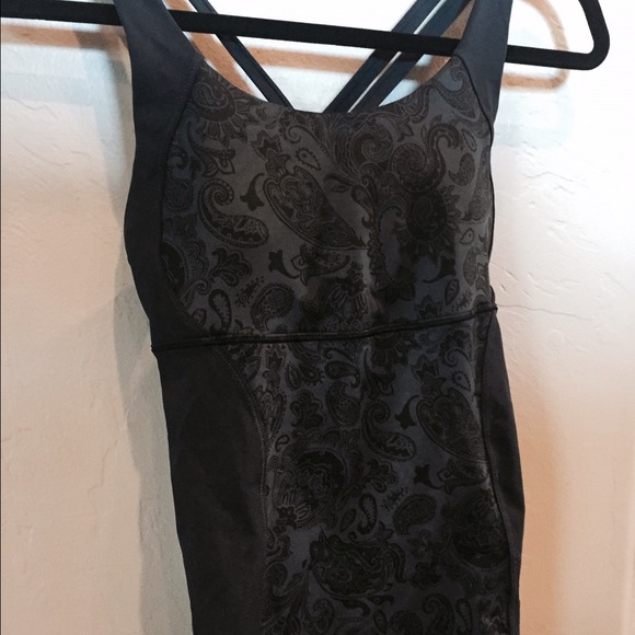 Lululemon navy blue tank sz 6, never worn!