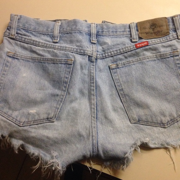Wrangler denial daisy duke shorts - Picture 2 of 2