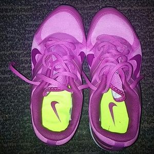 Nike Dual Fusions sz 5