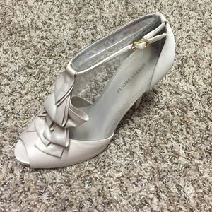 Audrey Brooke - Estella powder sand heels