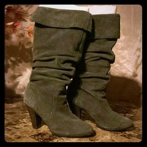 Suede grey boots !