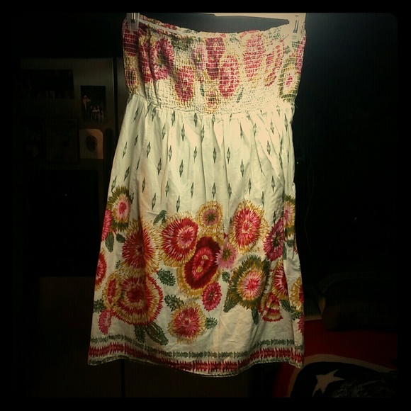 *REDUCED* Strapless dress