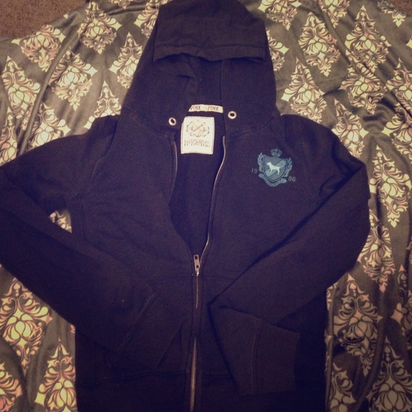 Black vs pink zip up