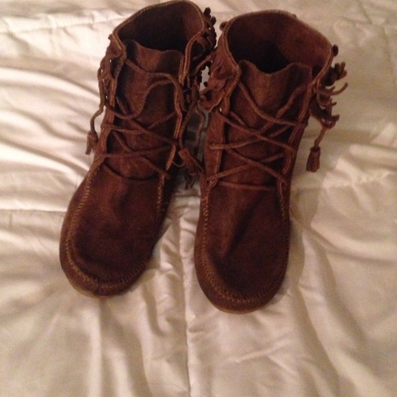Minnetonka Fringe Boots
