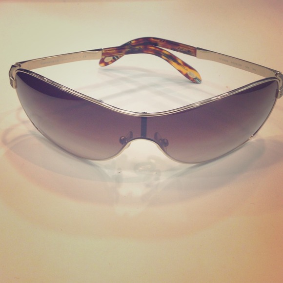 SOLD!!!Tiffany Shield Sunglasses. SOLD!!! - Picture 1 of 3