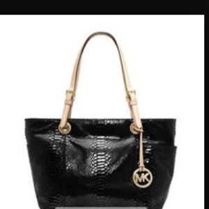New without tags Michael Kors bag!!!