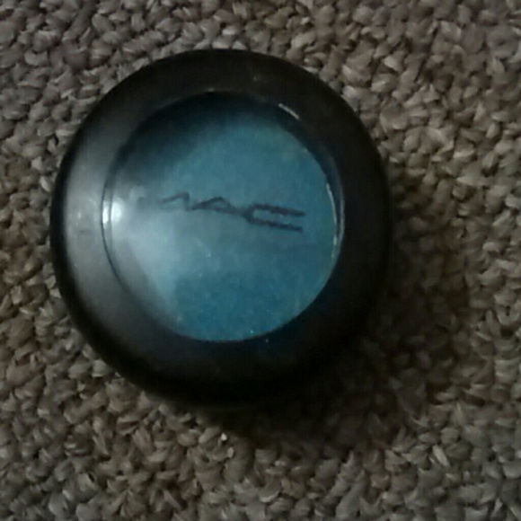 Mac Eye shadow