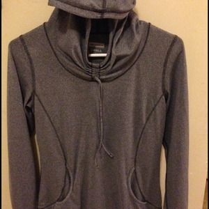 Sold****New balance heather grey workout top