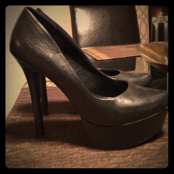 Jessica Simpson Black Pumps