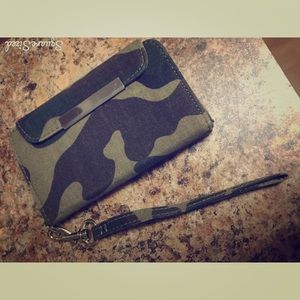 Cameo IPhone holder with Wallet