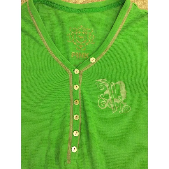 LOWEST PRICE ⬇️ VS PINK waffle shirt with Crest - Picture 3 of 4