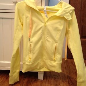 Yellow lululemon sweater size 2