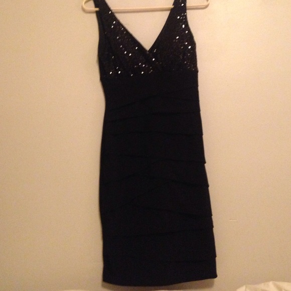 Black formal sequenced top dress