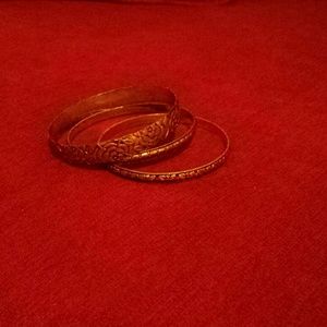 Silver color bangle set