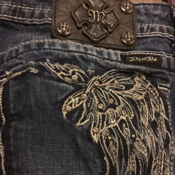 Im selling a gently used pair of miss mes