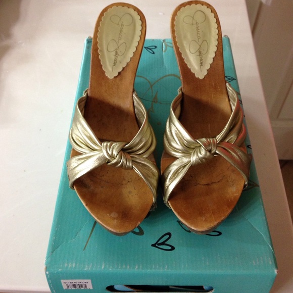 Gold wedge heels (cork)