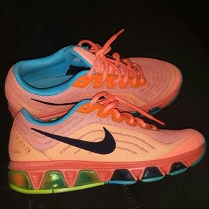 Nike tailwind