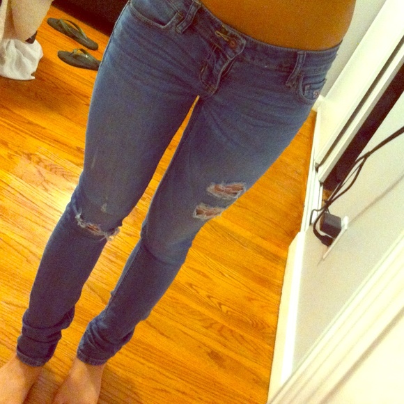 Light washed hollister skinny jeans