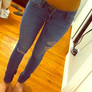 Light washed hollister skinny jeans