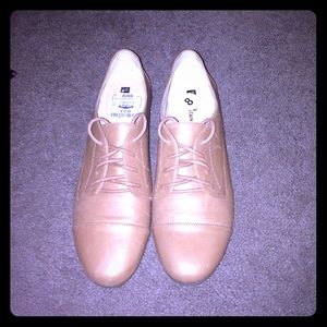 Brand new tan shoes