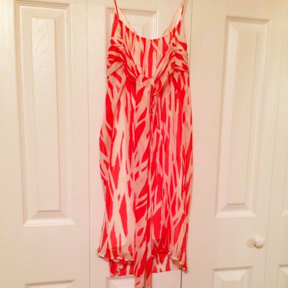 100 percent silk DVF tribal print dress EUC - Picture 2 of 4