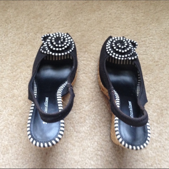 naturalizer wedges